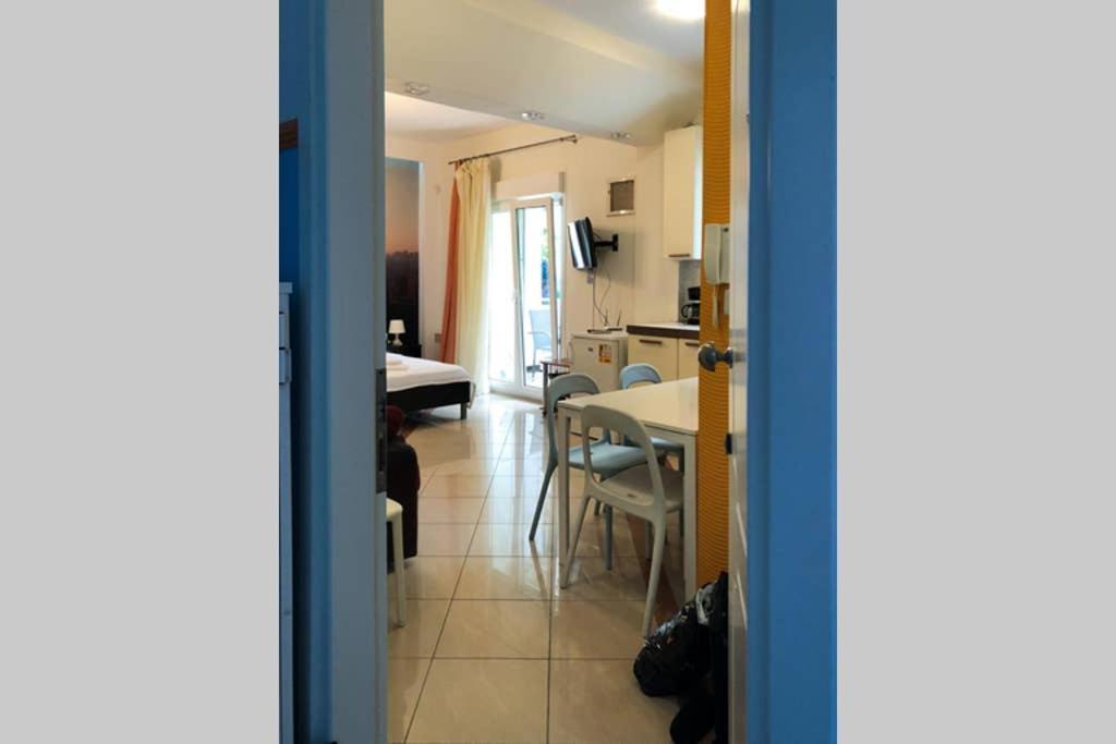 Cozy Studio Near The Beach Nea Iraklitsa Exterior foto